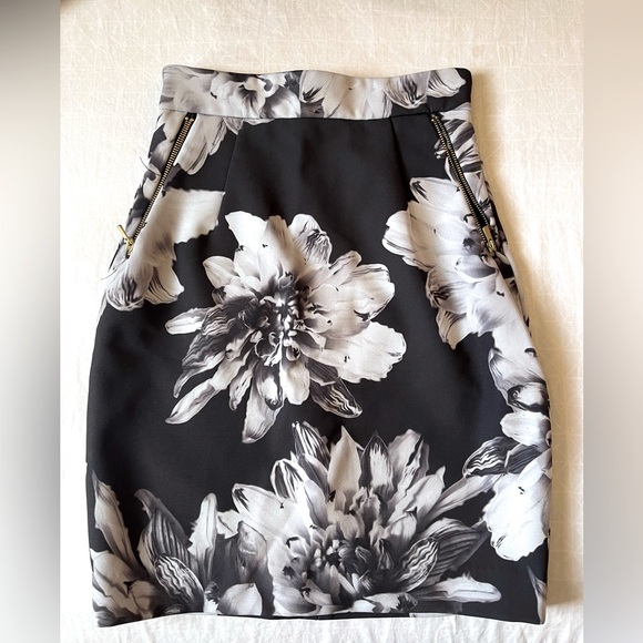 H&M floral print high waisted pencil skirt - Picture 7 of 8